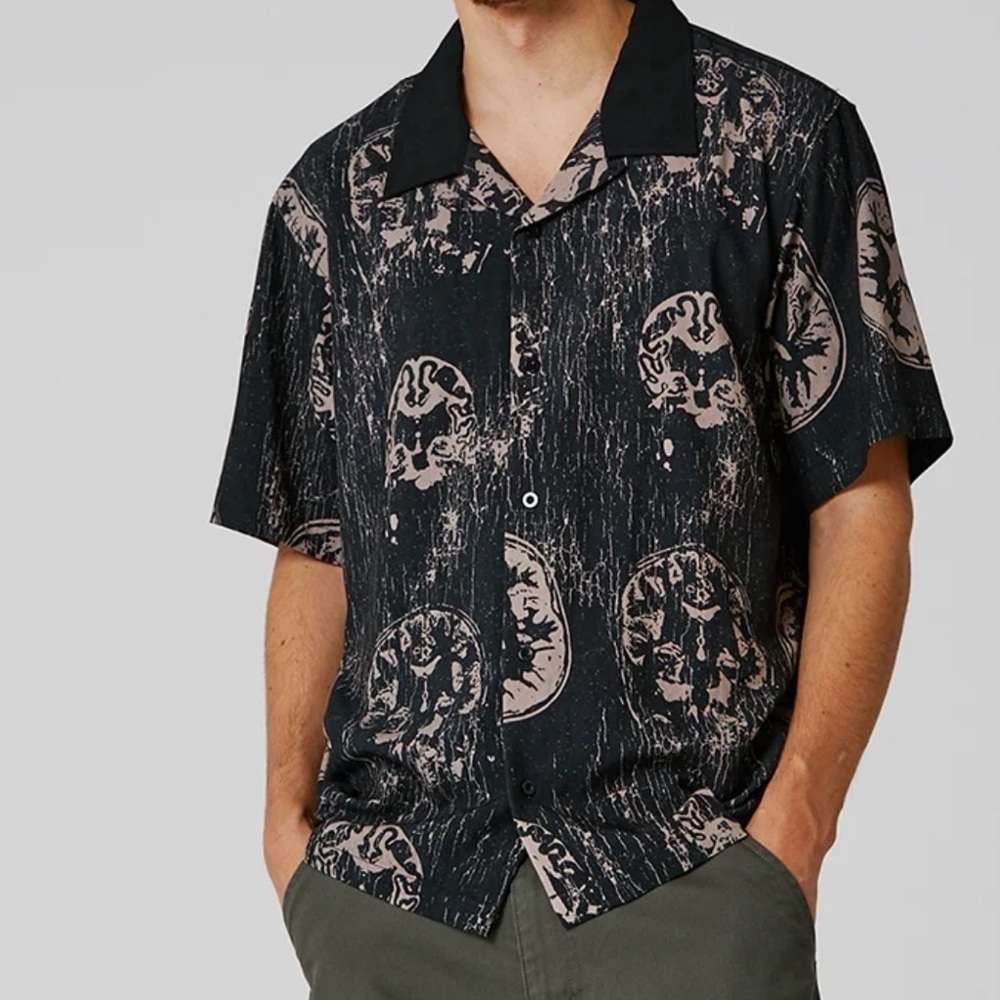 Nwt! Former “Marilyn Brainscan” Short Sleeve Shirt Size Xl — image 2 of 8